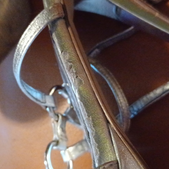 💙🌺Guess Silver Strappy Heeled Sandals - Picture 12 of 15